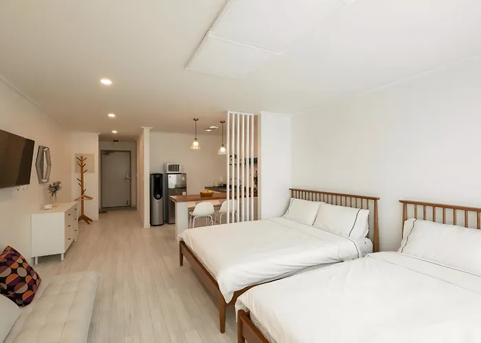 Apartamento 0 Min To Subway, Hongdae Main Street