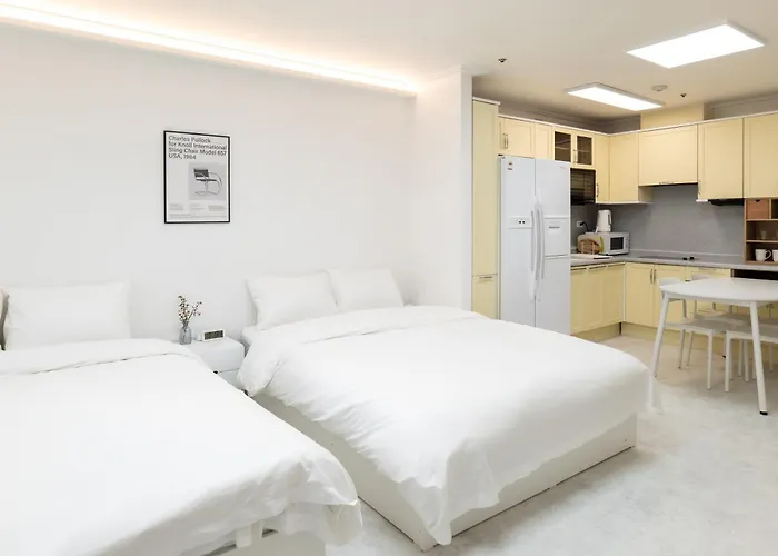 0 Min To Subway, Hongdae Main Street Seul