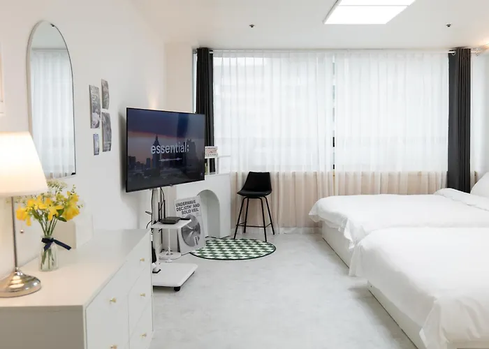 0 Min To Subway, Hongdae Main Street Seul